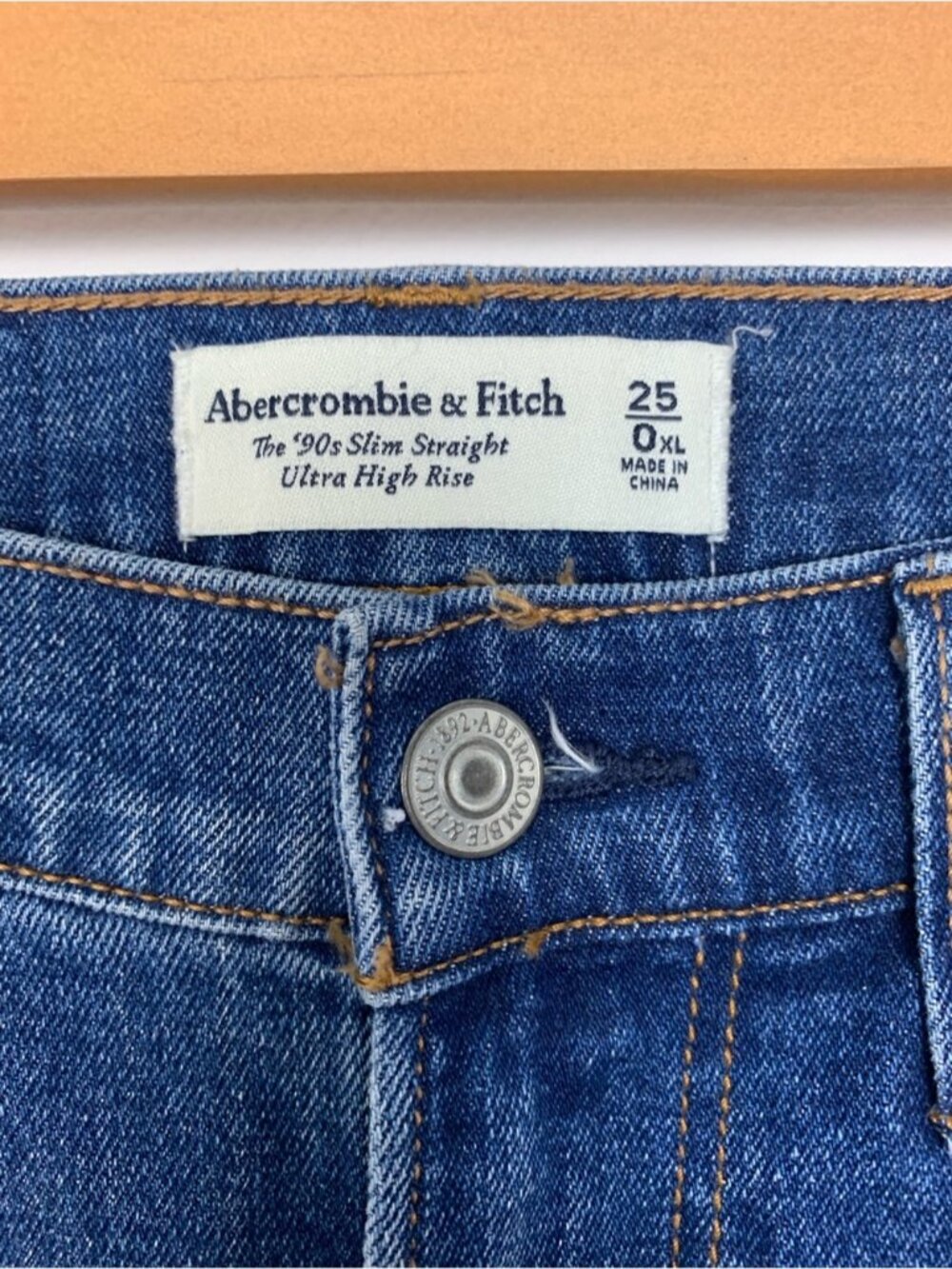 NWT Abercrombie 90s Ultra High Slim Straight Jeans - Picture 10 of 11